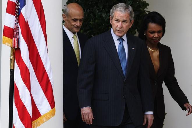 U.S. President George W. Bush announced on October 17 that the United States is  rescinding visa requirements for citizens of six European
countries and South Korea.

