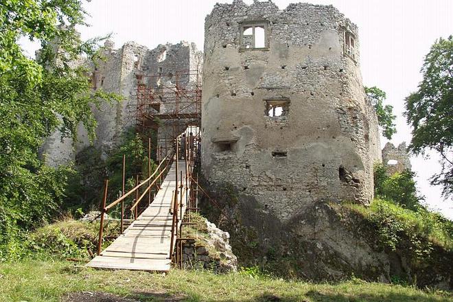 Uhrovec Castle, awaiting a newbridge.
