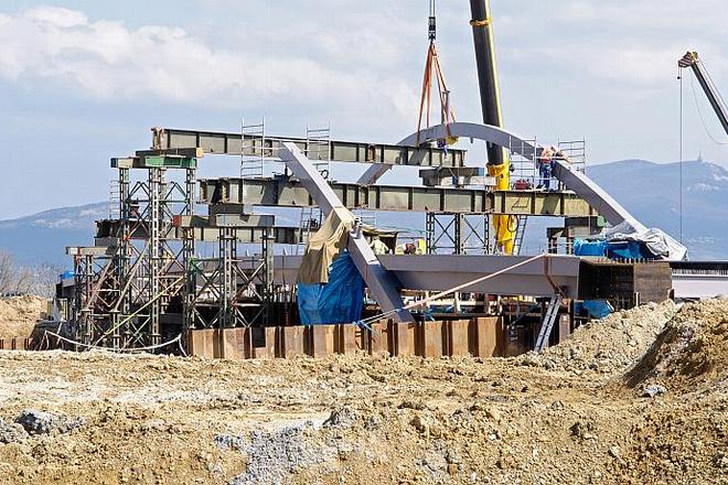 Slovakia's highway construction is behind schedule