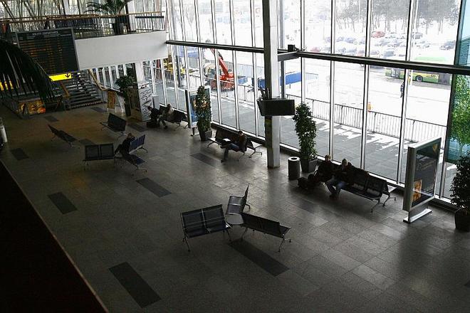 The failure of three Slovak airlines, SkyEurope, Air Slovakia and Seagle Air, emptied airports in Slovakia.