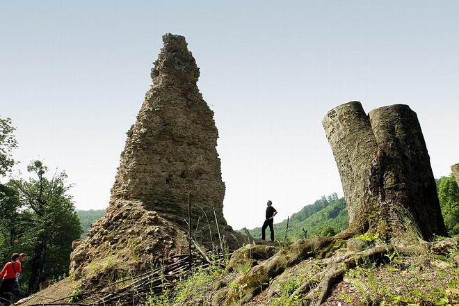Part of the ruins of Pustý hrad in Zvolen. 
