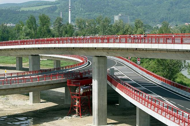 The D1 cross-country highway should now be completed by 2017.