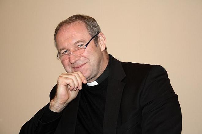 R. Bezák 