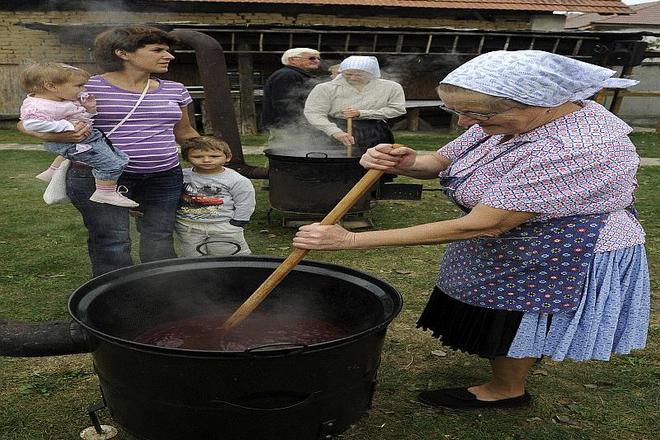 Fun with plums in Turá Lúka.