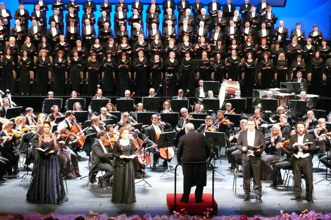 Verdi's Requiem was performed twice during Easter week at the SND . 