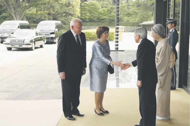 President Gašparovič and his wife Silvia met Emperor Akihito and Empress Michiko in June. 
