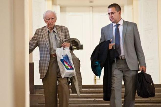Csatáry and his lawyer 