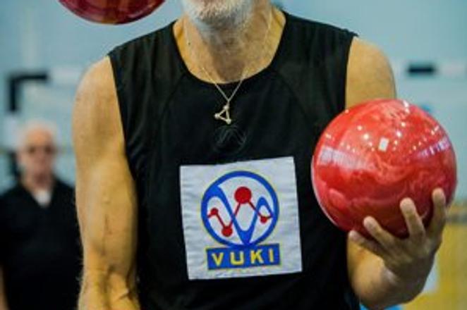 Juggler Milan Roskopf in Budapest. 