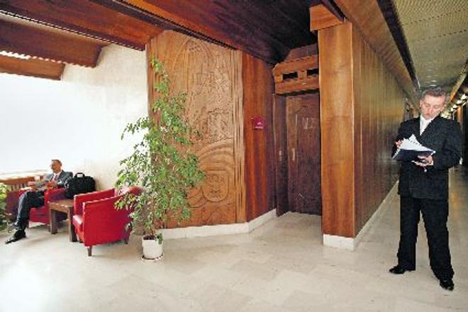 Čentéš (right) is still waiting to be appointed.