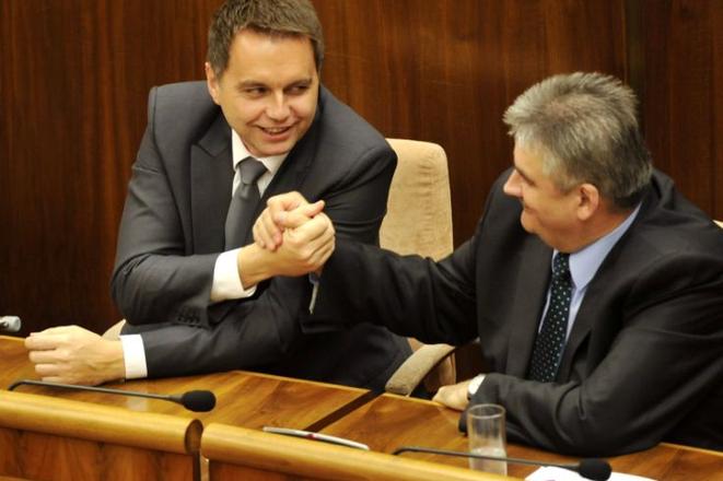 Ministers Peter Kažimír (l) and Ján Richter. 