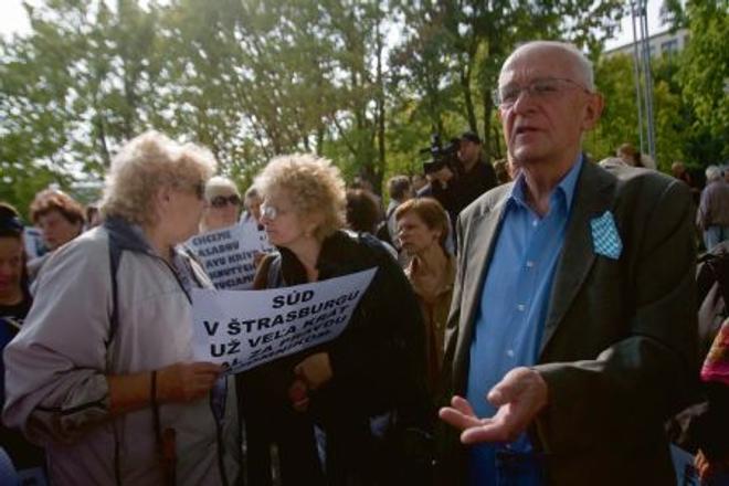 Tenants in restituted flats held several protests to express their disagreement with the situation.
