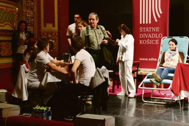 The Košice theatre hosts a blood drive.