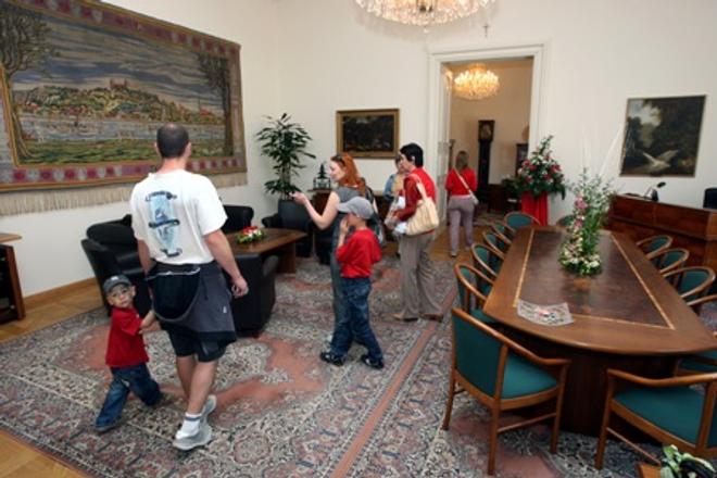 Mayoral office (in the historicla Primate's Palace)opened for all
