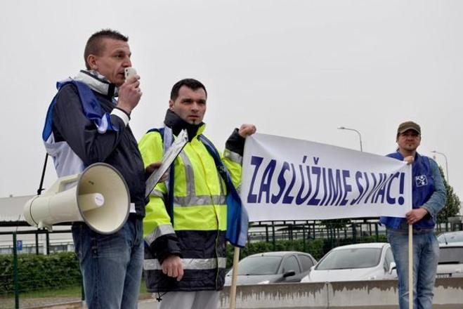 Strike alert announced at PSA Peugeot Citroen Trnava 