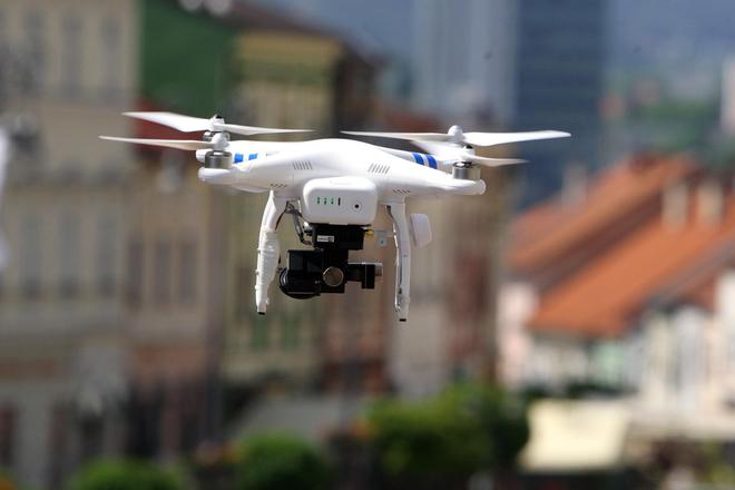 The security clearance to operate a drone is not needed, the Defence Ministry said.