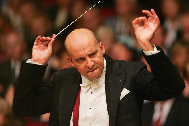 Emanuel Villaume ends his term as chief conductor of Slovak Philharmonics with four concerts.