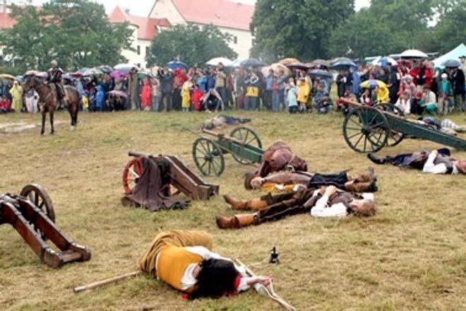 Previous edition of Rotenstein festival at Červený Kameň Castle