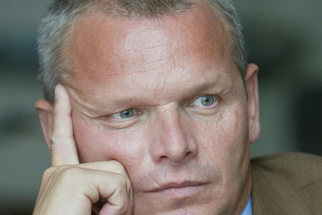 Banker Imrich Béreš launches petition for presidential campaign.