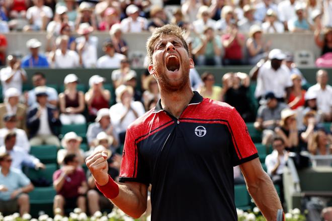 Slovak Kližan beat Djokovic in Barcelona, April 25.