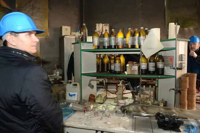 Dean of the Faculty of Natural Sciences of the UPJŠ in Košice Gabriel Semanišin in the buidling devastated by fire. 