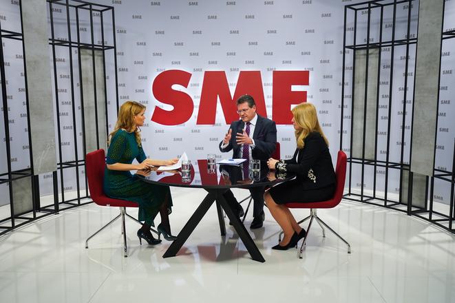 Zuzana Čaputová and Maroš Šefčovič during a debate for the Sme daily.