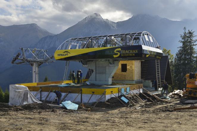 Strachan Ski Centrum prepares a new ski lift.