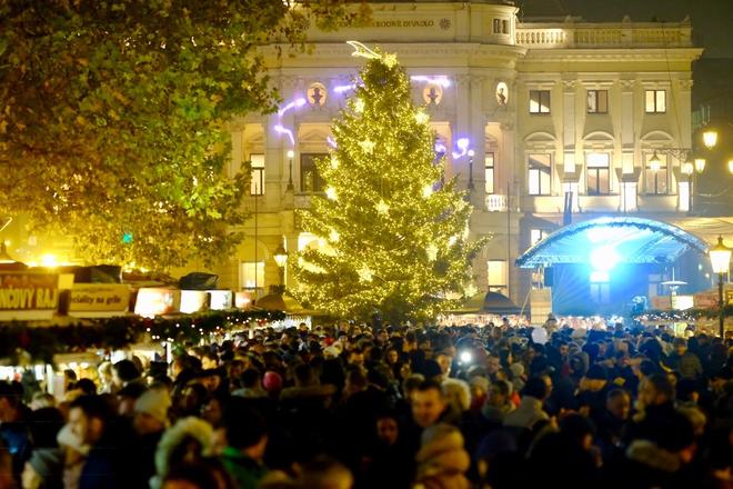 Christmas atmosphere on Hviezdoslavovo square