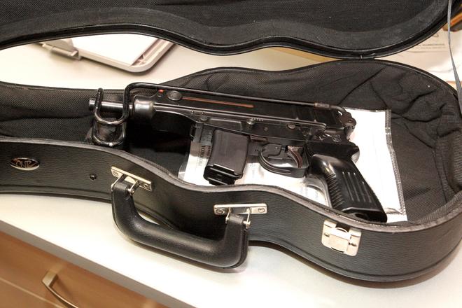 Submachine gun model 61.