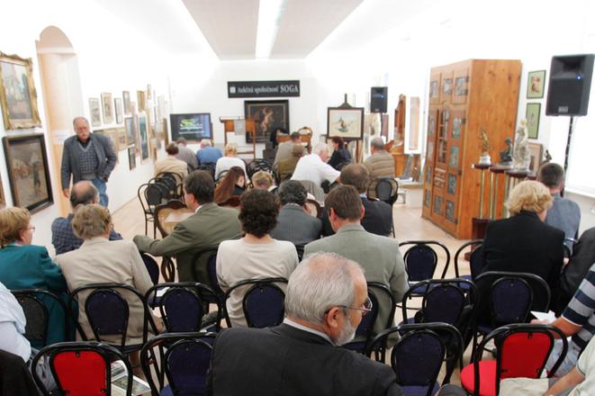 The auction house Soga holds regular auctions.