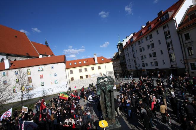 Anti-fascist meeting on March 11 moved to the Holocaust memorial close to SNP Bridge.