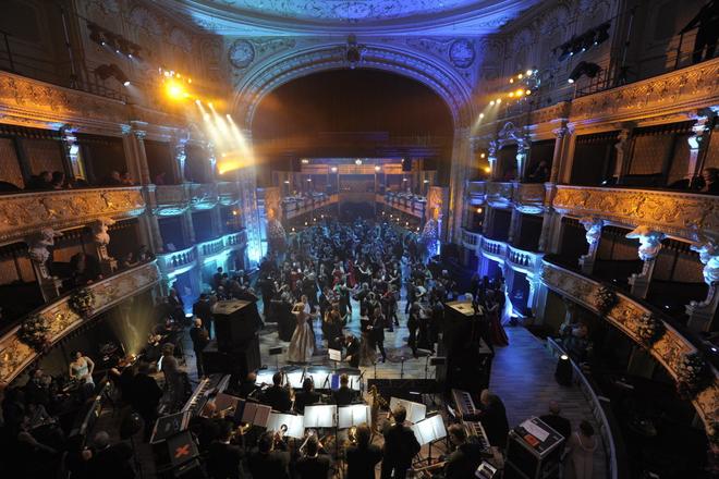 Opera Ball opened the 2018 ball season.