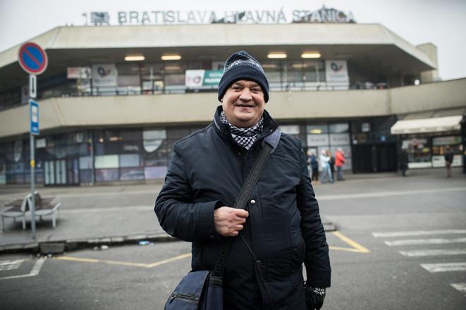 Rudy at his former "home", the main railway station. 