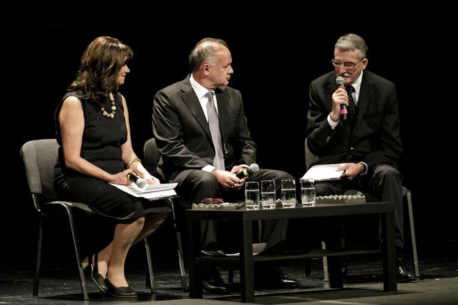 l-r: journalist Ľuba Lesná, President Andrej Kiska and actor Martin Huba