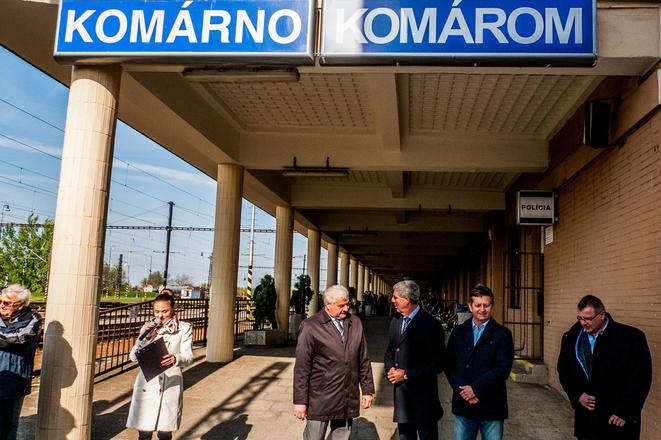 The station in Komárno now bears signs in Slovak as well as Hungarian. 