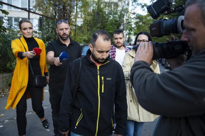 Michal Zubčák leaving the hearing concerning the surveillance of journalists.