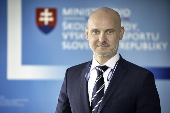 Education Minister Branislav Gröhling is said to be another politician, within a short period of time, who plagiarised his dissertation in the past.