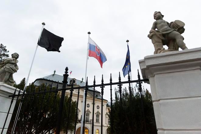 A black flag was raised in front of the Government's Office.