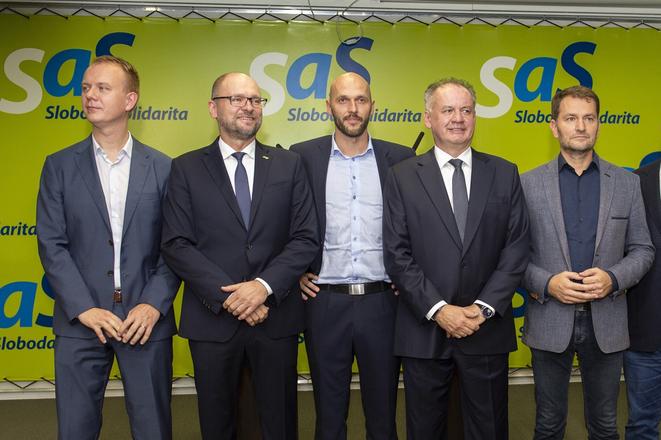 Za ľudí (For the People), PS-Spolu, Christian Democratic Movement (KDH), Ordinary People and Independent Personalities (OĽaNO), and Freedom and Solidarity (SaS), would garner 77 out of 150 seats if the elections took place in November 2019, the latest AKO poll suggests 