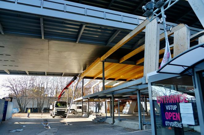 Dismantling of the criticised construction has begun.