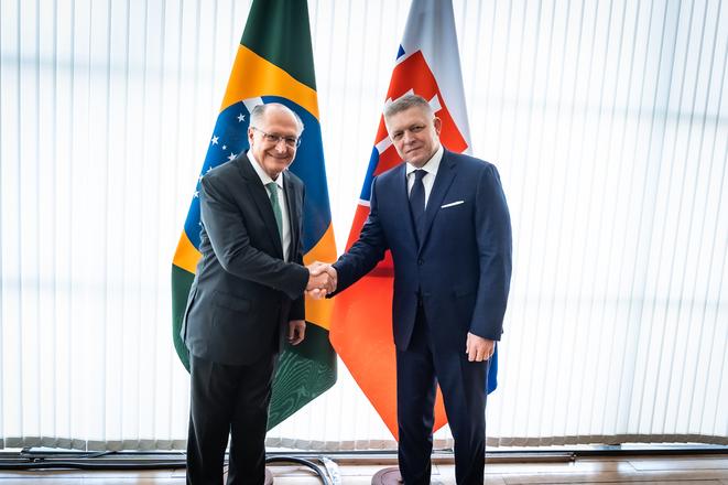 In the photo on the left, PM Robert Fico (Smer-SD) and Brazil's Vice President Geraldo Alckmin shake hands in the capital of the largest South American country - Brazil on December 10, 2024.