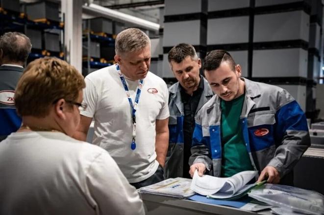 Over several years, the ZKW plant in Krušovce has accumulated losses totalling €282 million. In the past, PM Robert Fico would work a night shift at the plant.
