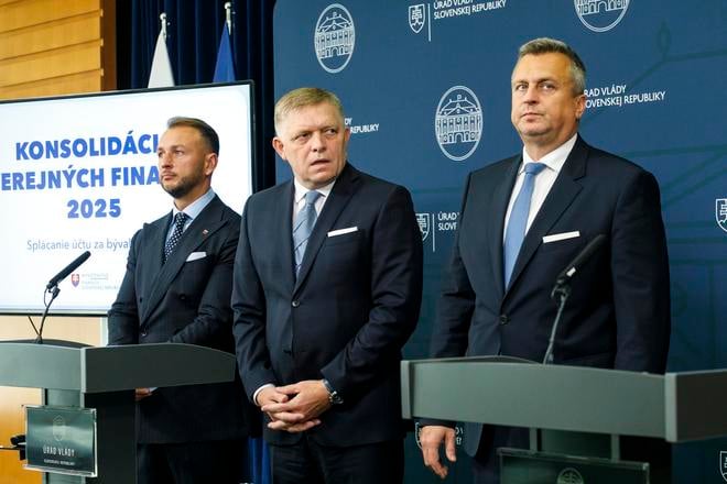 Coalition parties chairs from left: Matúš Šutaj Eštok (Hlas), Robert Fico (Smer) and Andrej Danko (SNS).