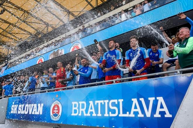 Vlani sa slovanisti tešili z titulu po domácej bezgólovej remíze s Dunajskou Stredou v 5. kole nadstavby. Tentoraz môžu mať definitívu zisku majstrovskej trofeje po dueli v Dunajskej Strede. 
