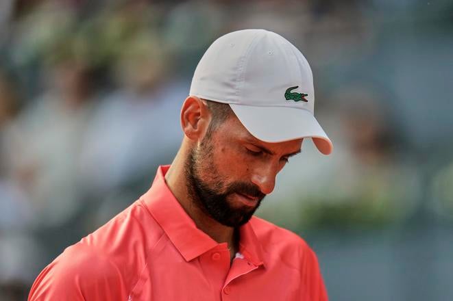 Novak Djokovič sa na antuke zatiaľ trápi. Po dvoch zápasoch má na konte dve prehry.