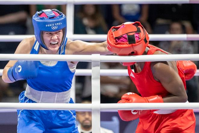 Jessica Triebeľová (vľavo) a Alcinde Lucas dos Santosová z Mozambiku na OH 2024 v Paríži.