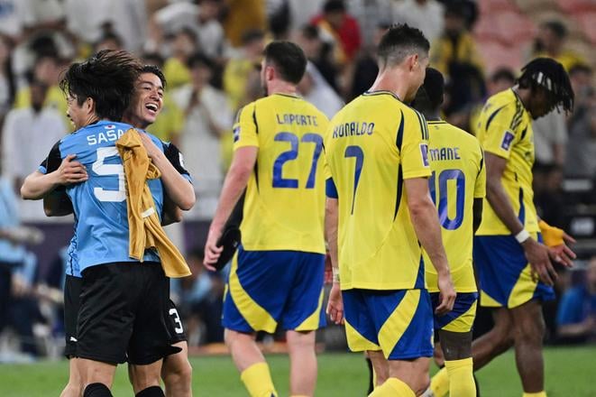 Ronaldo a jeho spoluhráči z Al Nassr po prehre s tímom Kawasaki v semifinále v Ázijskej Lige majstrov.