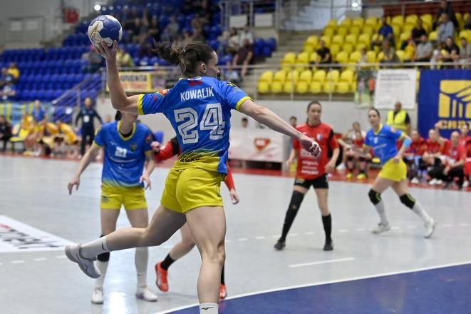 Poľská krídelníčka Emilia Kowaliková piatimi gólmi prispela k výhre hádzanárok Iuventy Michalovce v dohrávke 1. kola nadstavbovej časti o majstra SR nad HK Slovan Duslo Šaľa.
