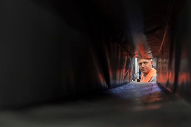 Prime Minister Robert Fico during a night shift at IAC Group Slovakia in the Lozorno Automotive Industrial Park on the night of Saturday, 25 November 2017.