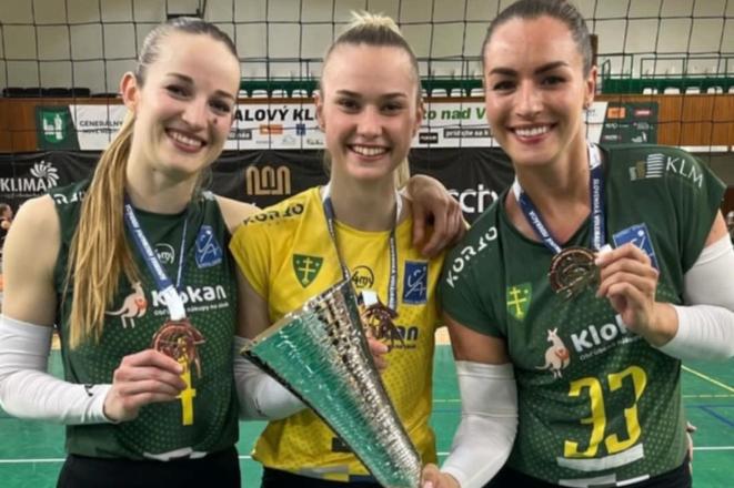 Trojica, ktorá s klubom kráčala z I. ligy až k medailám (zľava) Magdaléna Kováčiková, Ivana Kardošová a Monika Jurišová.