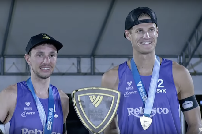 Ľuboš Nemec (vľavo) a Adrián Petruf vyhrali turnaj BPT Futures v Nuvali. 